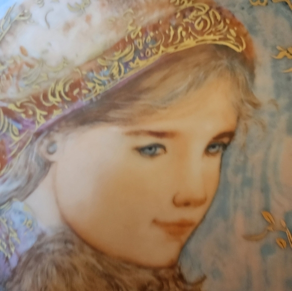 Edna Hibel Mother’s Day plate - Picture 6 of 7